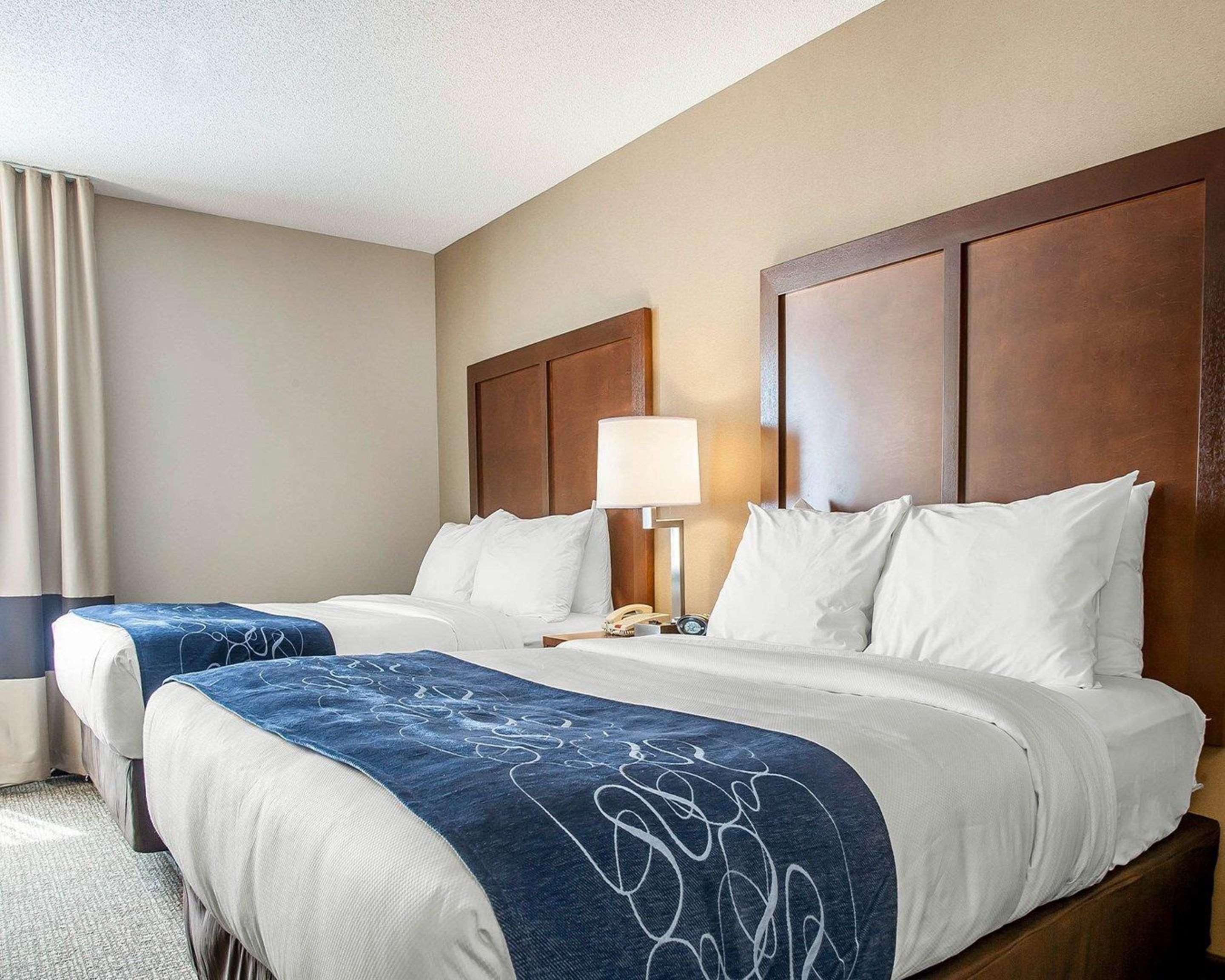 Comfort Suites West Warwick - Providence Экстерьер фото